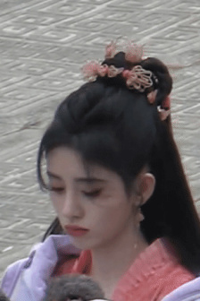 一对白花花的大馒头